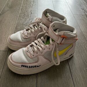WOMEN'S NIKE AIR FORCE 1 '07 MID "FEEL LOVE" - Size 9